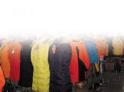 羽絨制品濫&ldquo;羽&rdquo;充數(shù)貓膩不少 巨大差價(jià)讓人暈-大連你好-大連新青年網(wǎng)